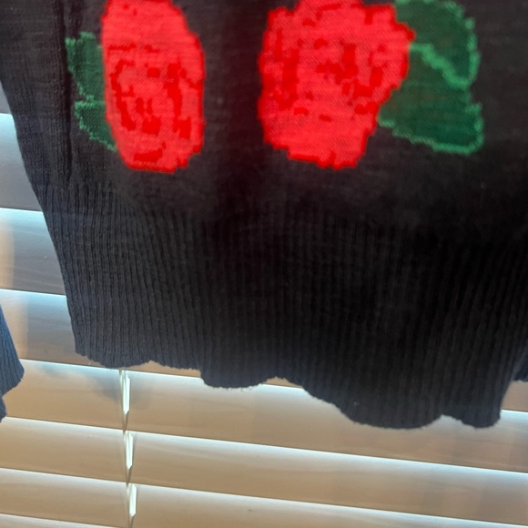 New with tags Floral Knit Sweater - Black with Red Roses - Picture 5 of 8